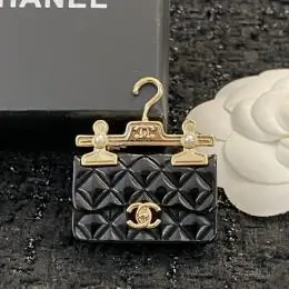 chanel brooches pour femme s_12341b4